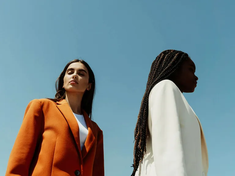 ellexx bietet unabhängige Beratung und Finanzsprechstunde zu Finanzen, Geld, Vorsorge und Vermögen an.